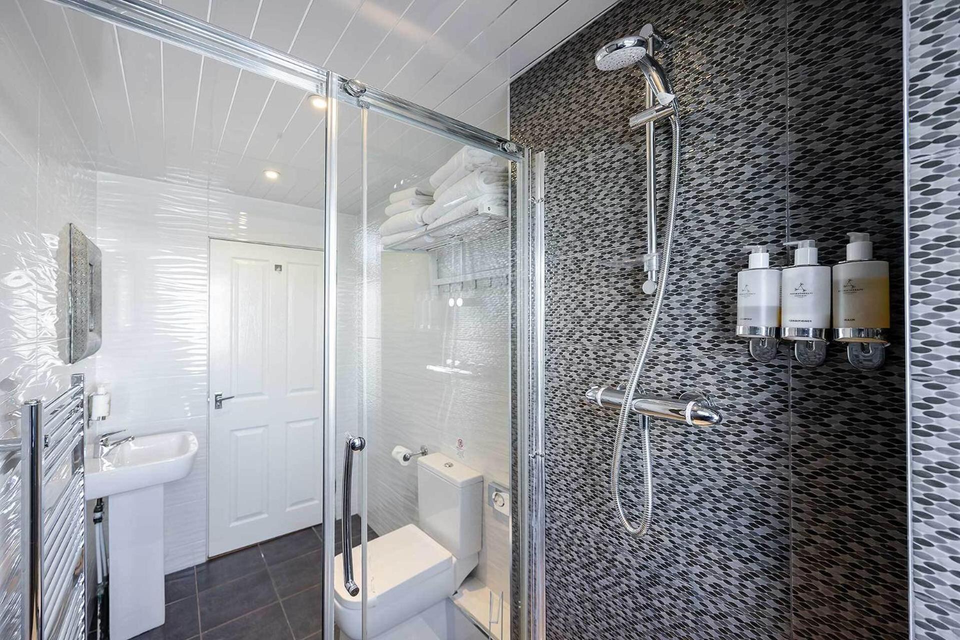 Carmel Apartments Falkirk Zimmer foto